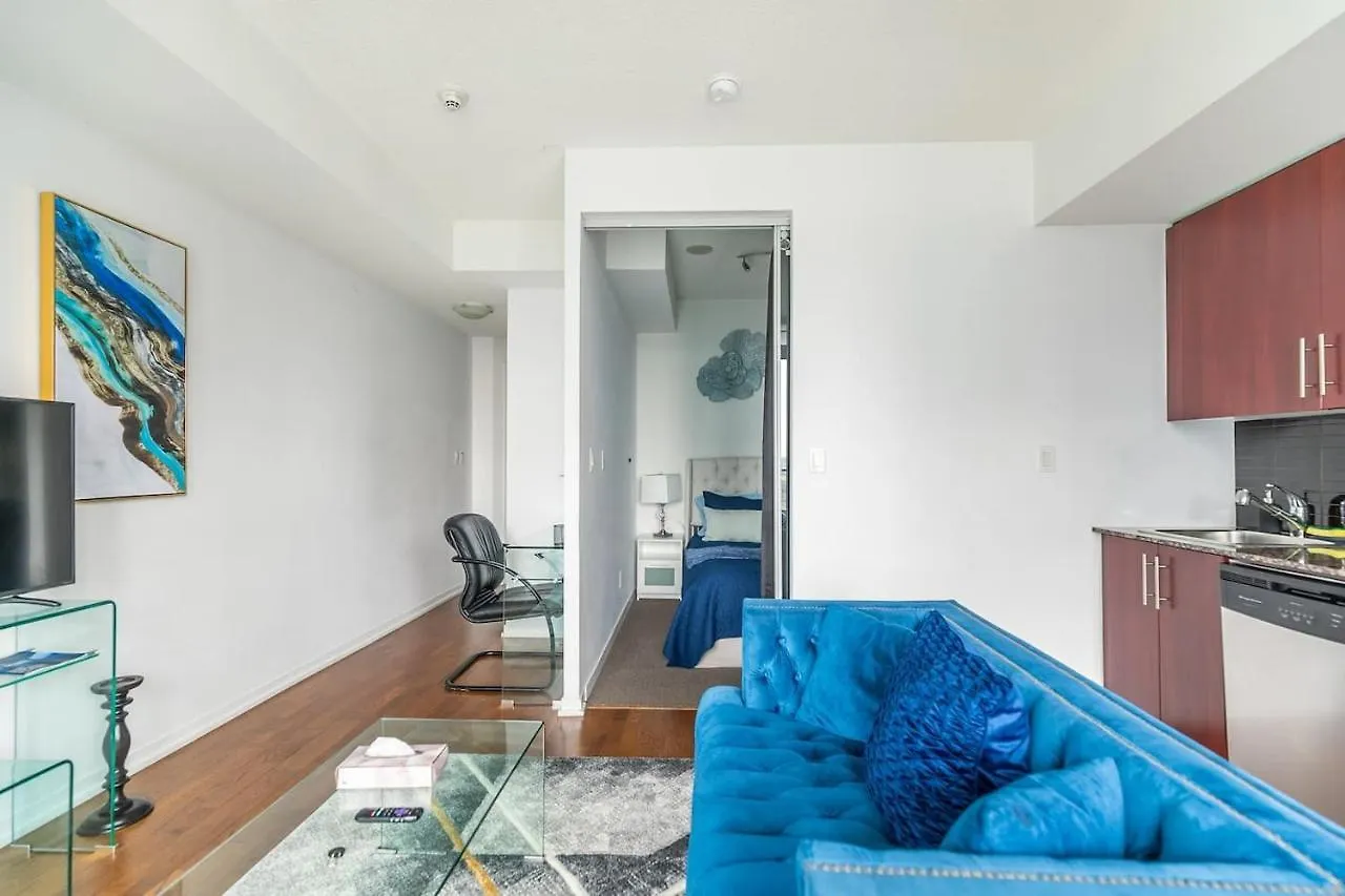 Gorgeous 1Br W/Parking Across The Scotiabank Arena Apartment Toronto