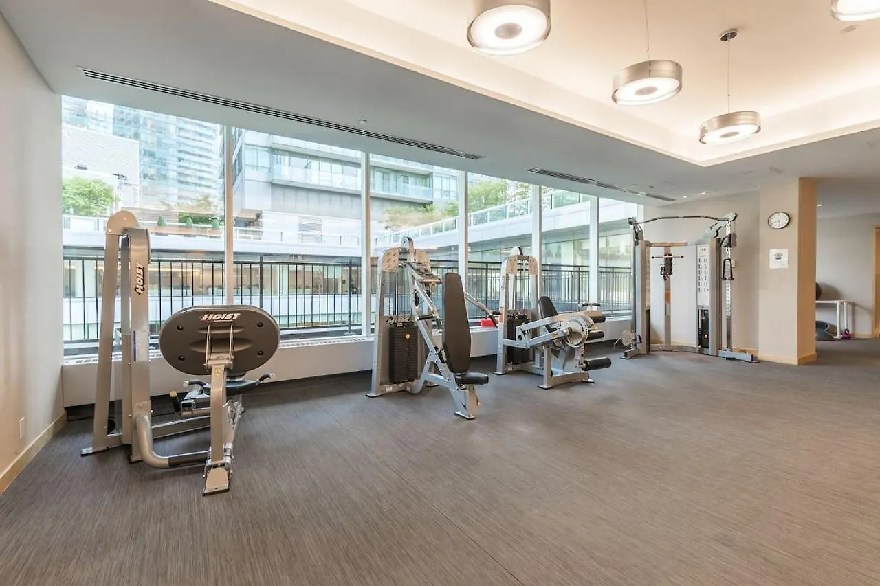 Gorgeous 1Br W/Parking Across The Scotiabank Arena Apartment Toronto