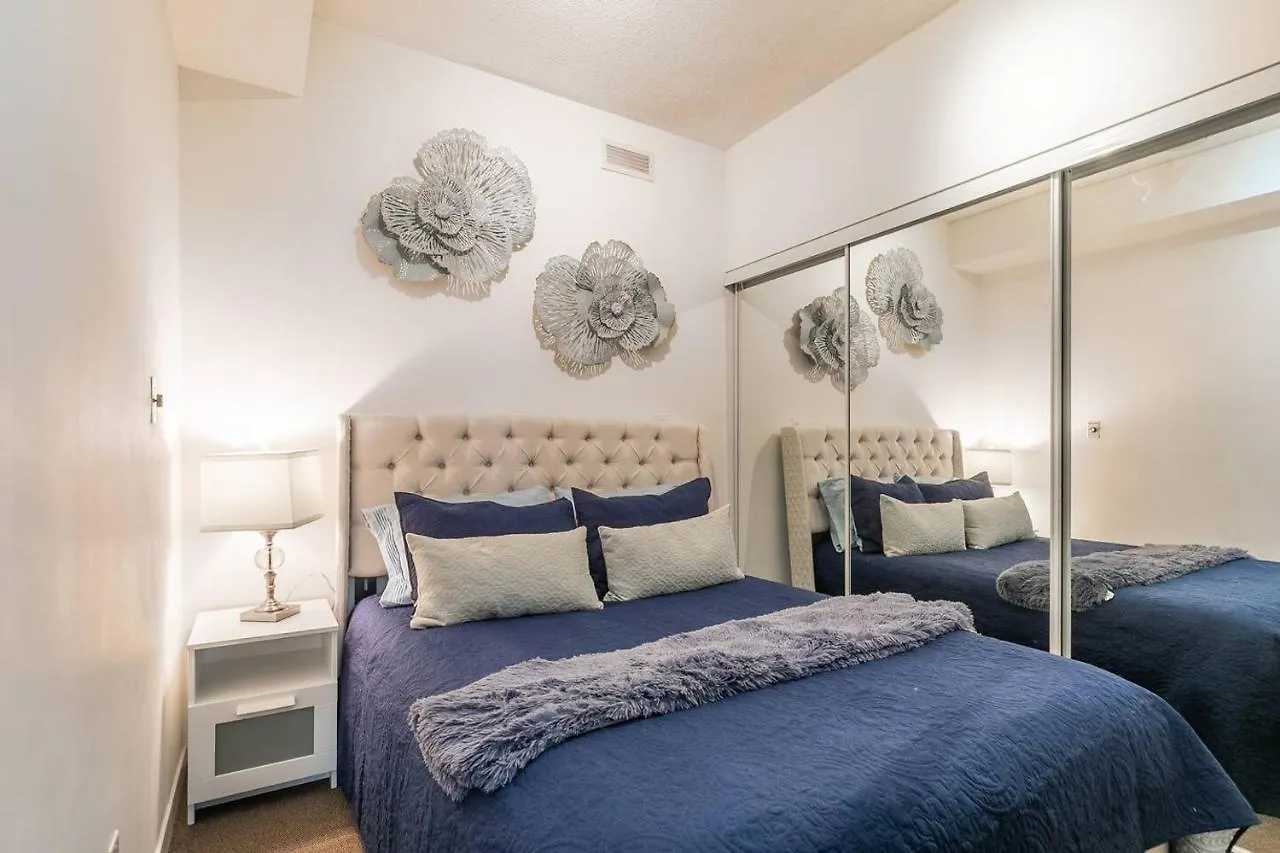 Gorgeous 1Br W/Parking Across The Scotiabank Arena Apartment Toronto Canada