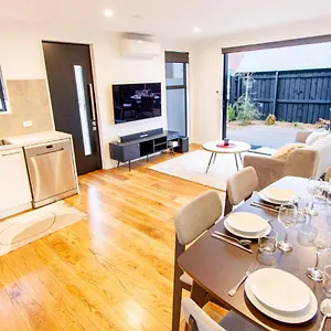 2 Bed Paradise Near Hagley Park Apartment Christchurch