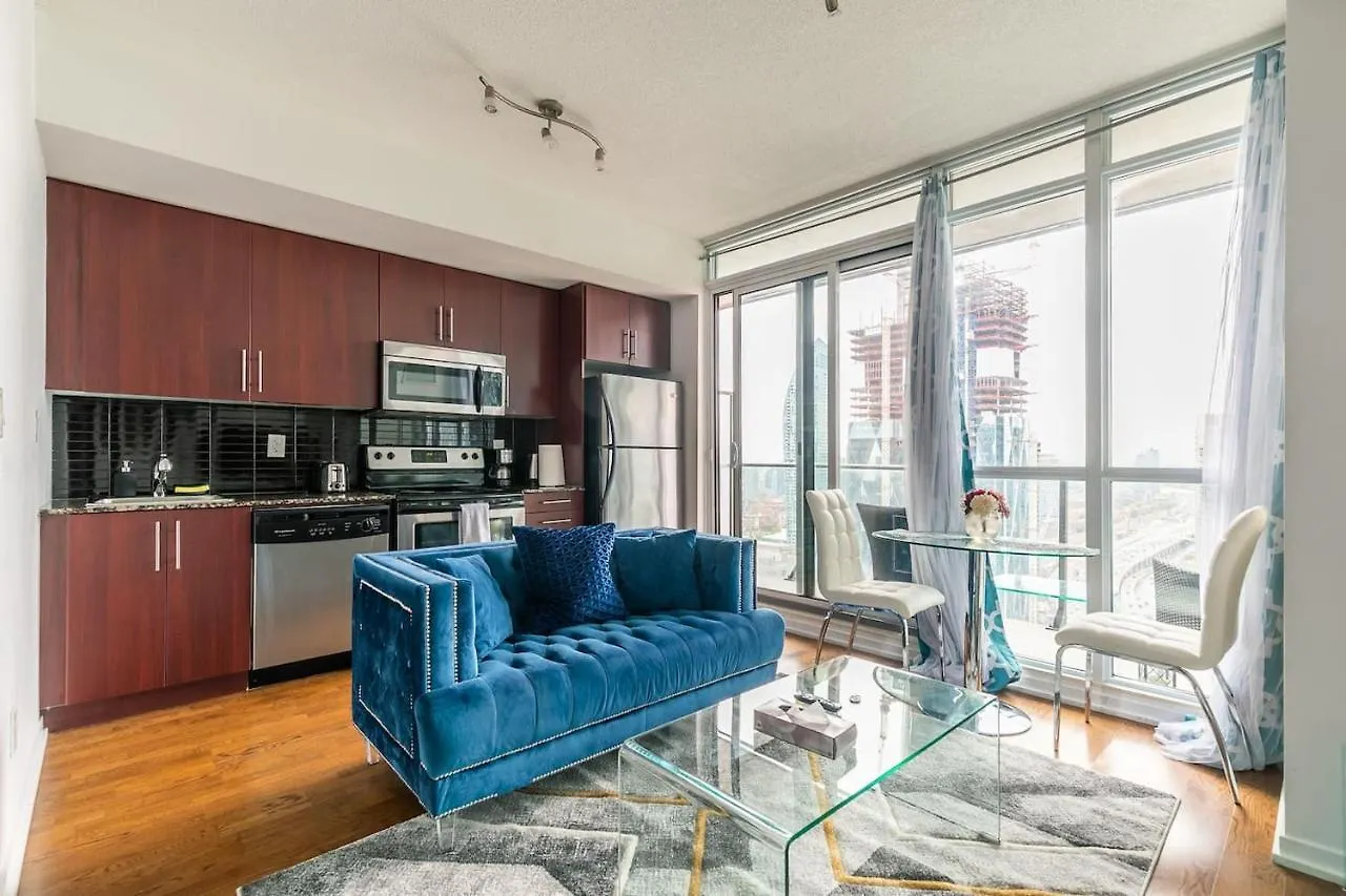 Gorgeous 1Br W/Parking Across The Scotiabank Arena Apartment Toronto Canada